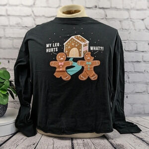 Gingerbread man "My leg hurts- what?" cute humor funny Christmas shirt 2XL